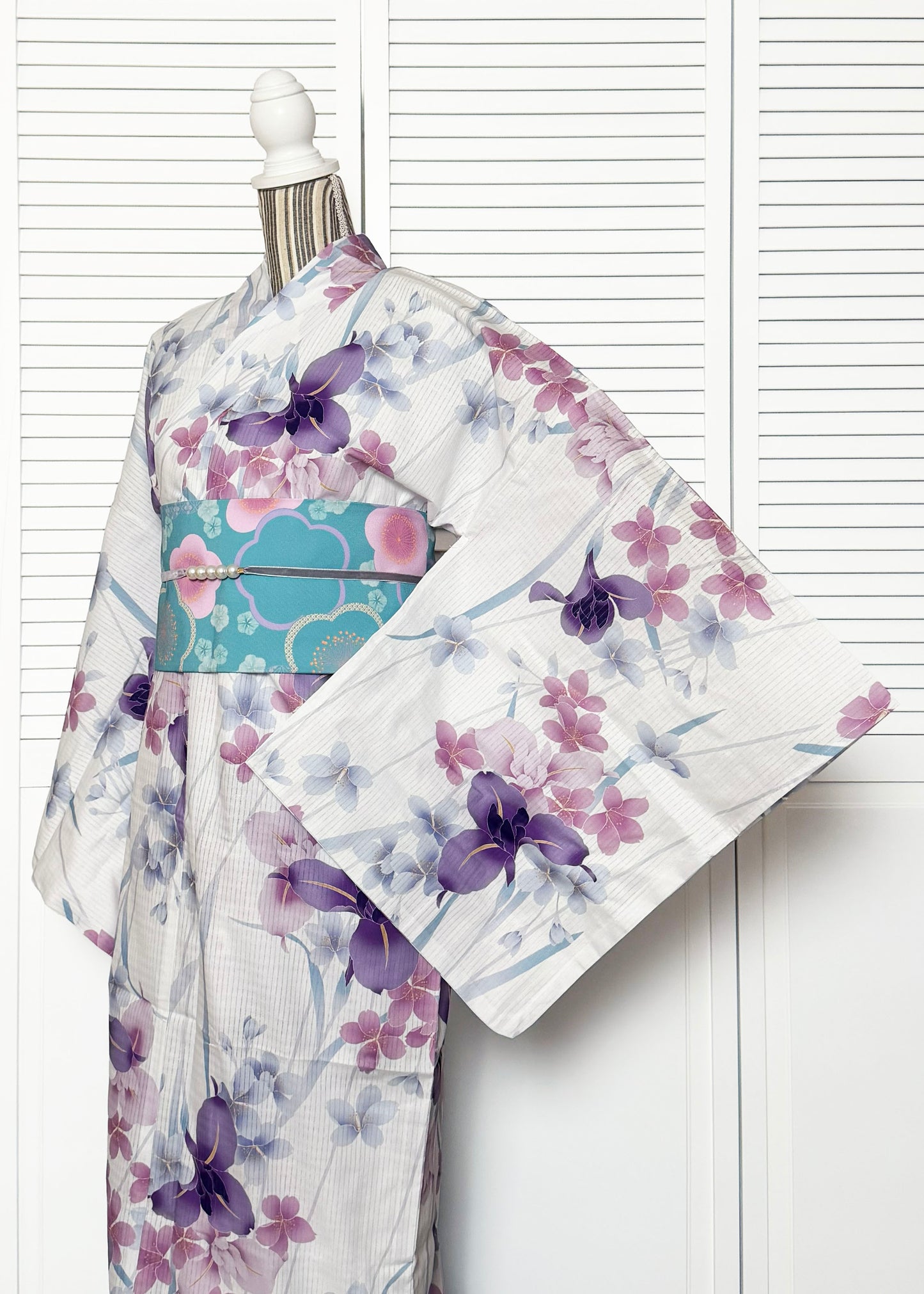 Japanese Traditional Yukata Kimono Plus - Purple Water Iris in White