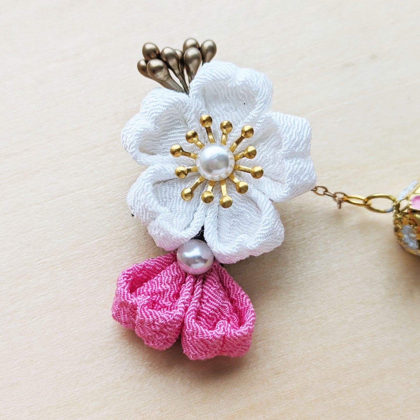 Japanese Sakura Petals Hair Clip - White