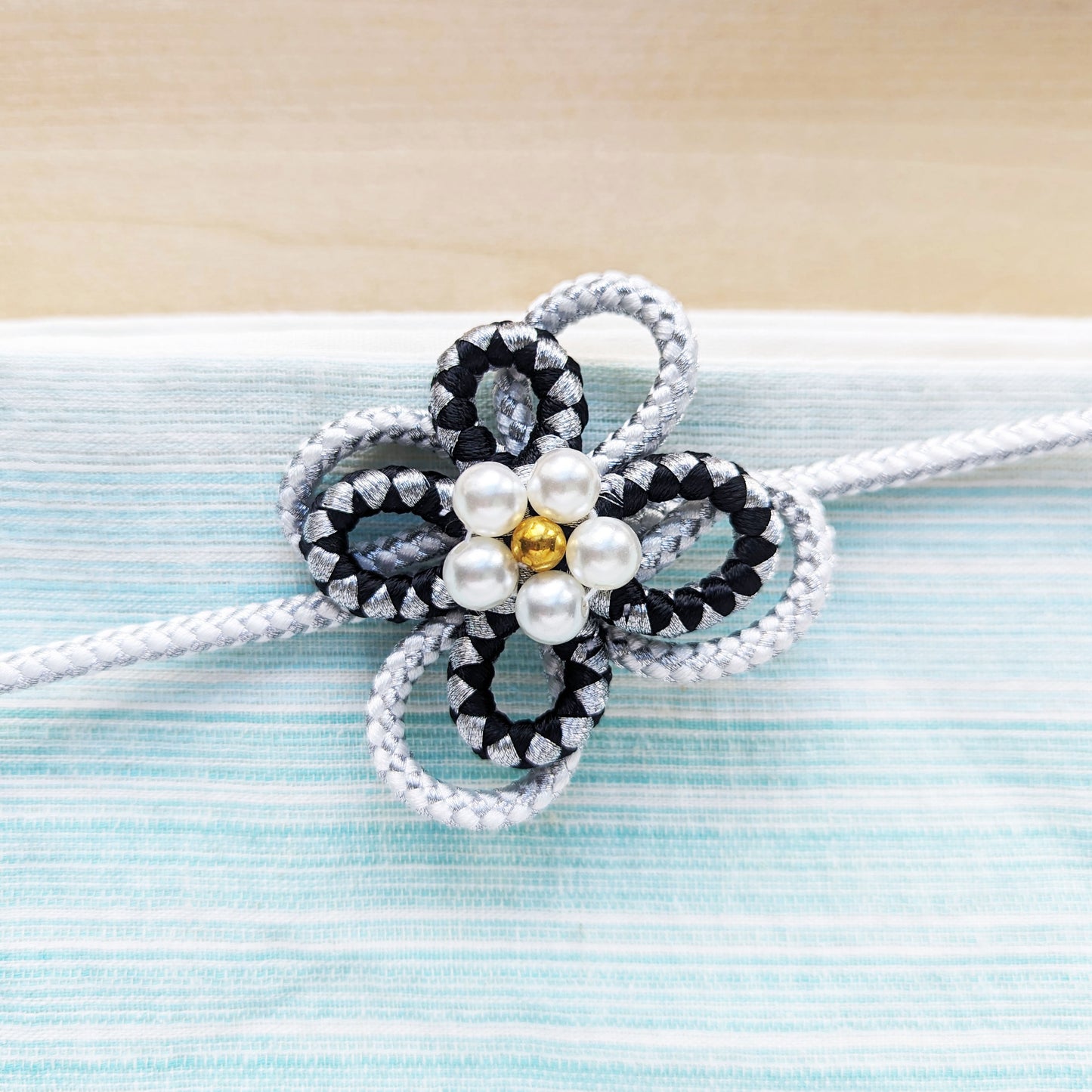 Japanese Kazari Himo - Black/Silver Flower Knot