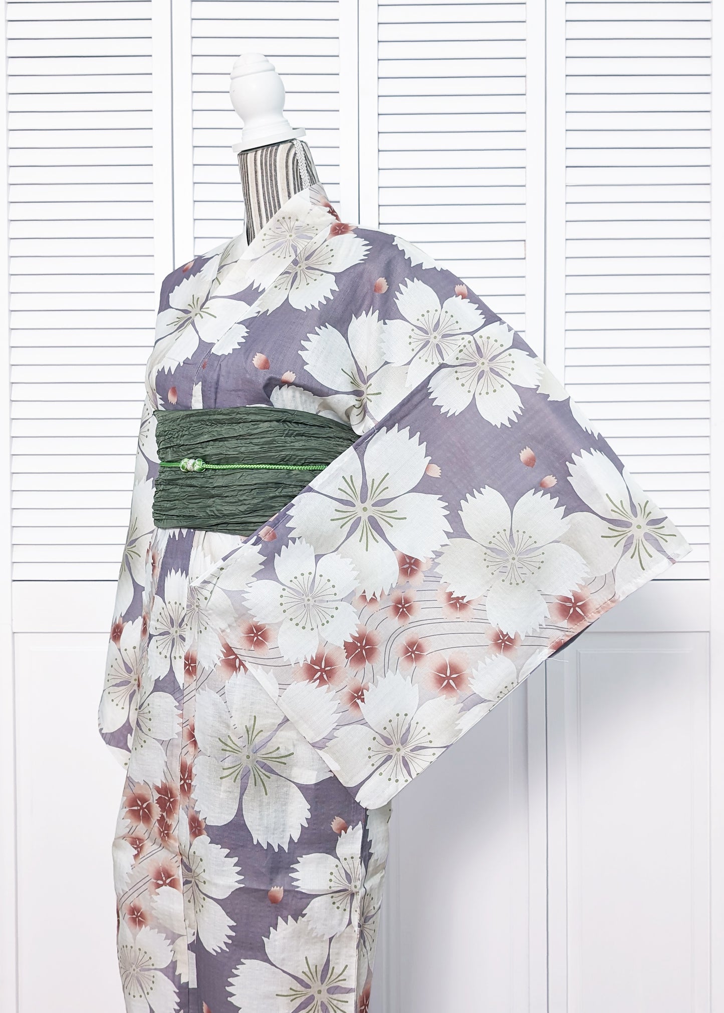 Japanese Yukata Kimono - White Sakura in Grey