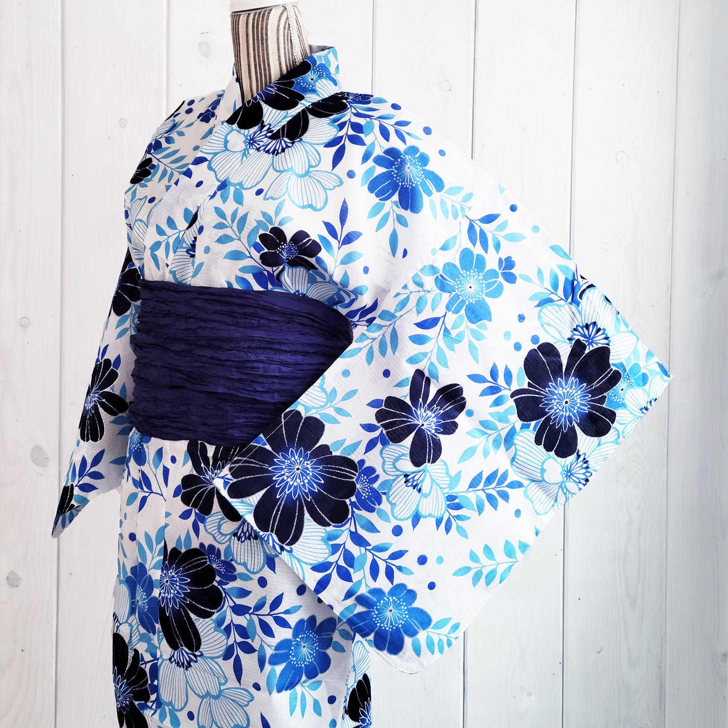 Women's Japanese Yukata Kimono - Blue Flowers in White