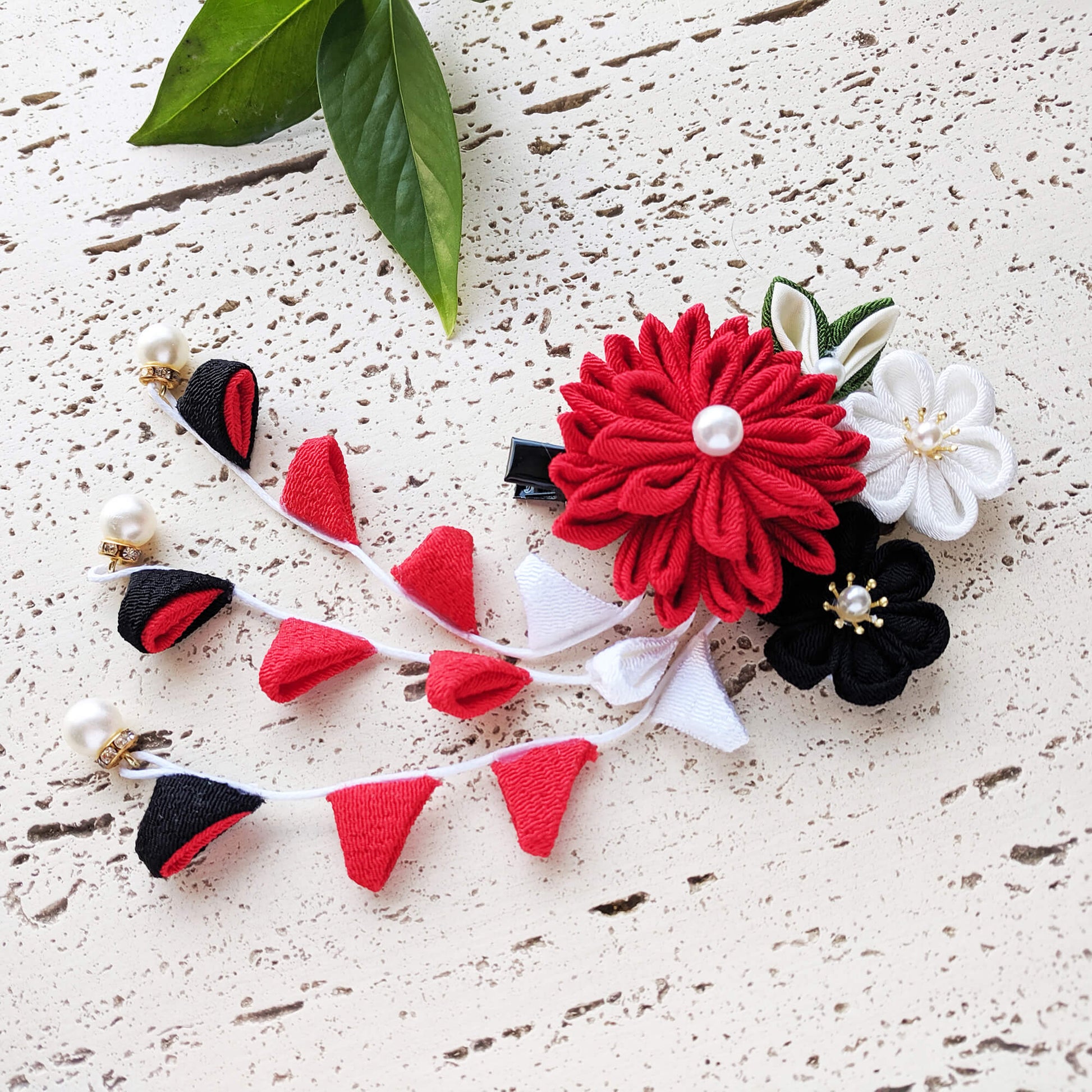 Chrysanthemum Bouquet Hair Clip - Red/Black