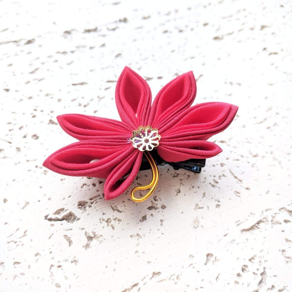 Japanese Kanzashi Fall Leaf Hair Clip - Closeup