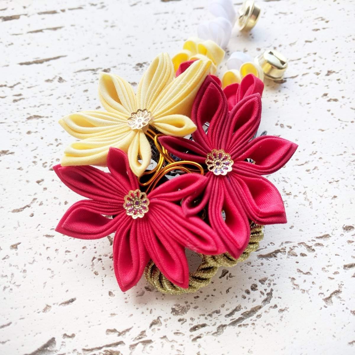 Japanese Kanzashi Fall Leaves Hair Comb - Closeup