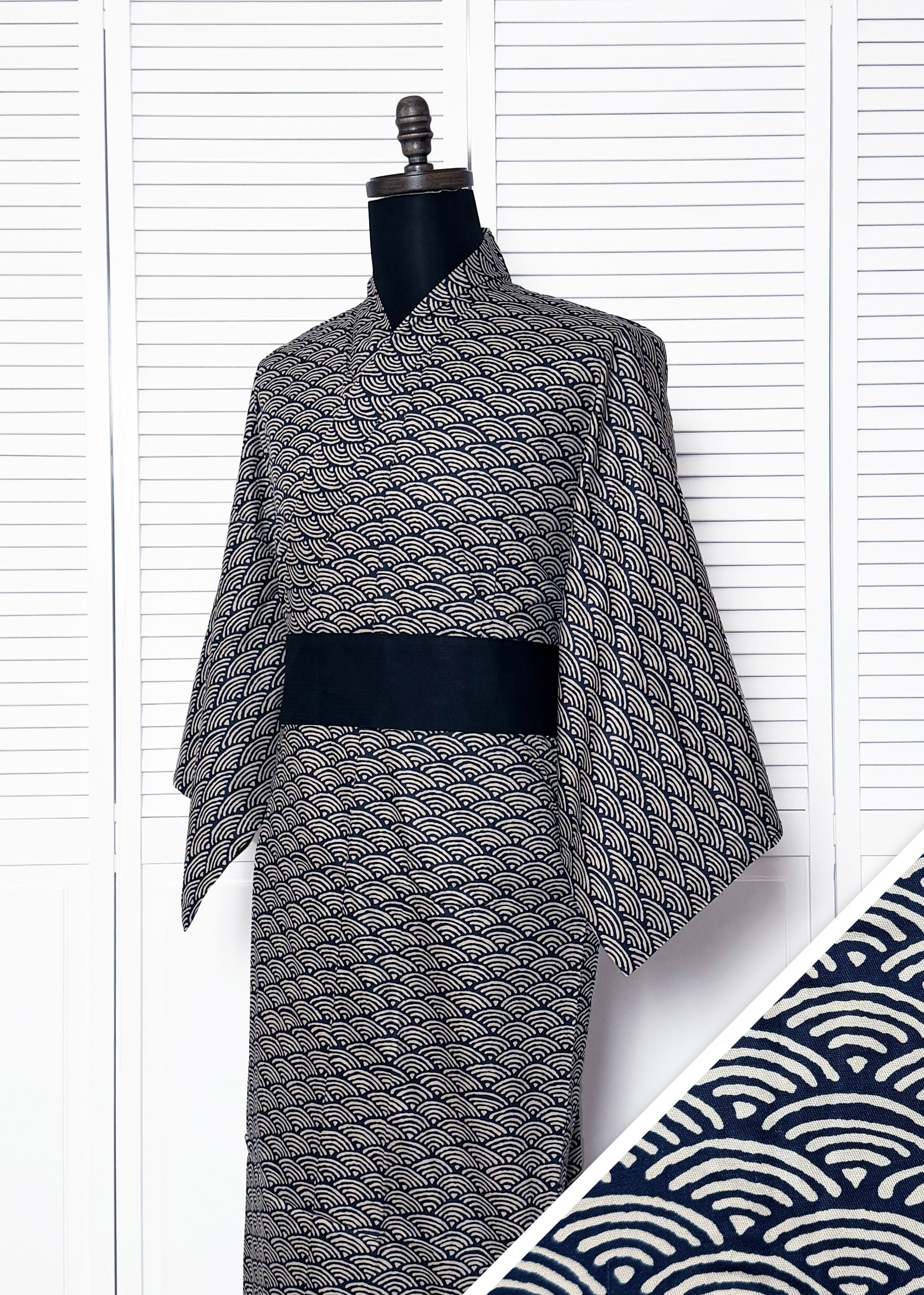 Traditional Japanese Men's Lage Yukata Kimono – Seigaiha in Indigo