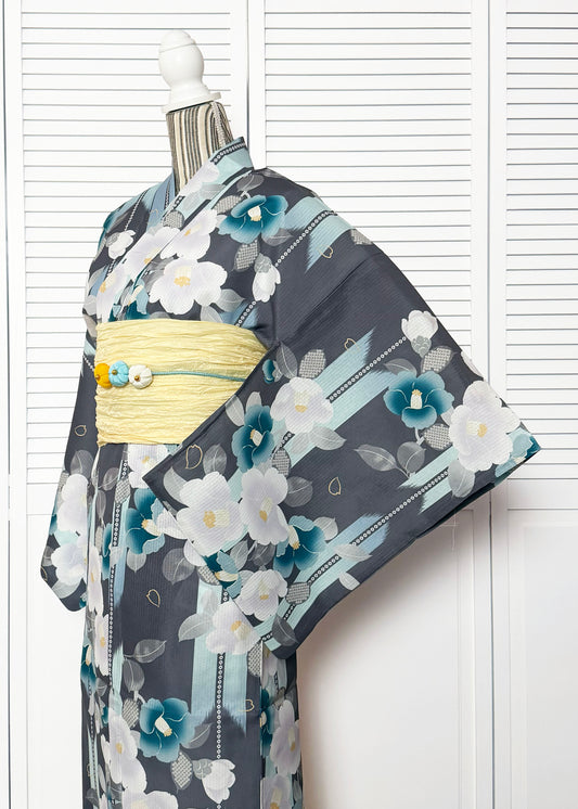 Traditional Japanese Summer Yukata Kimono - Green Camellia in Gray