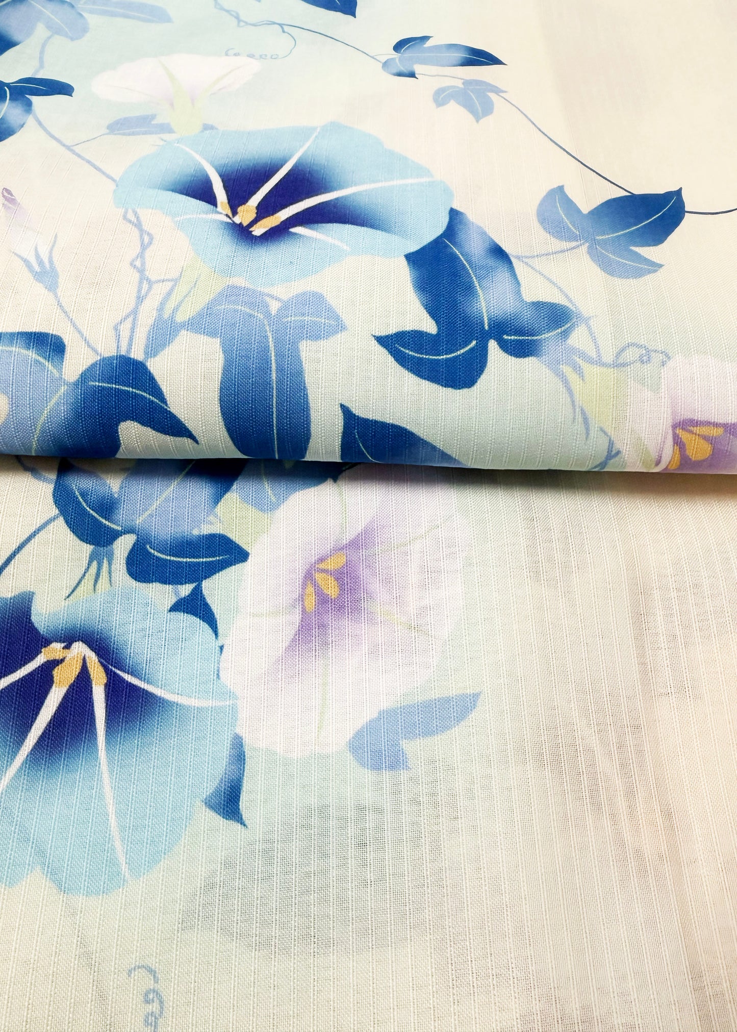 Traditional Japanese Summer Yukata Kimono - Blue Morning Glory Cream