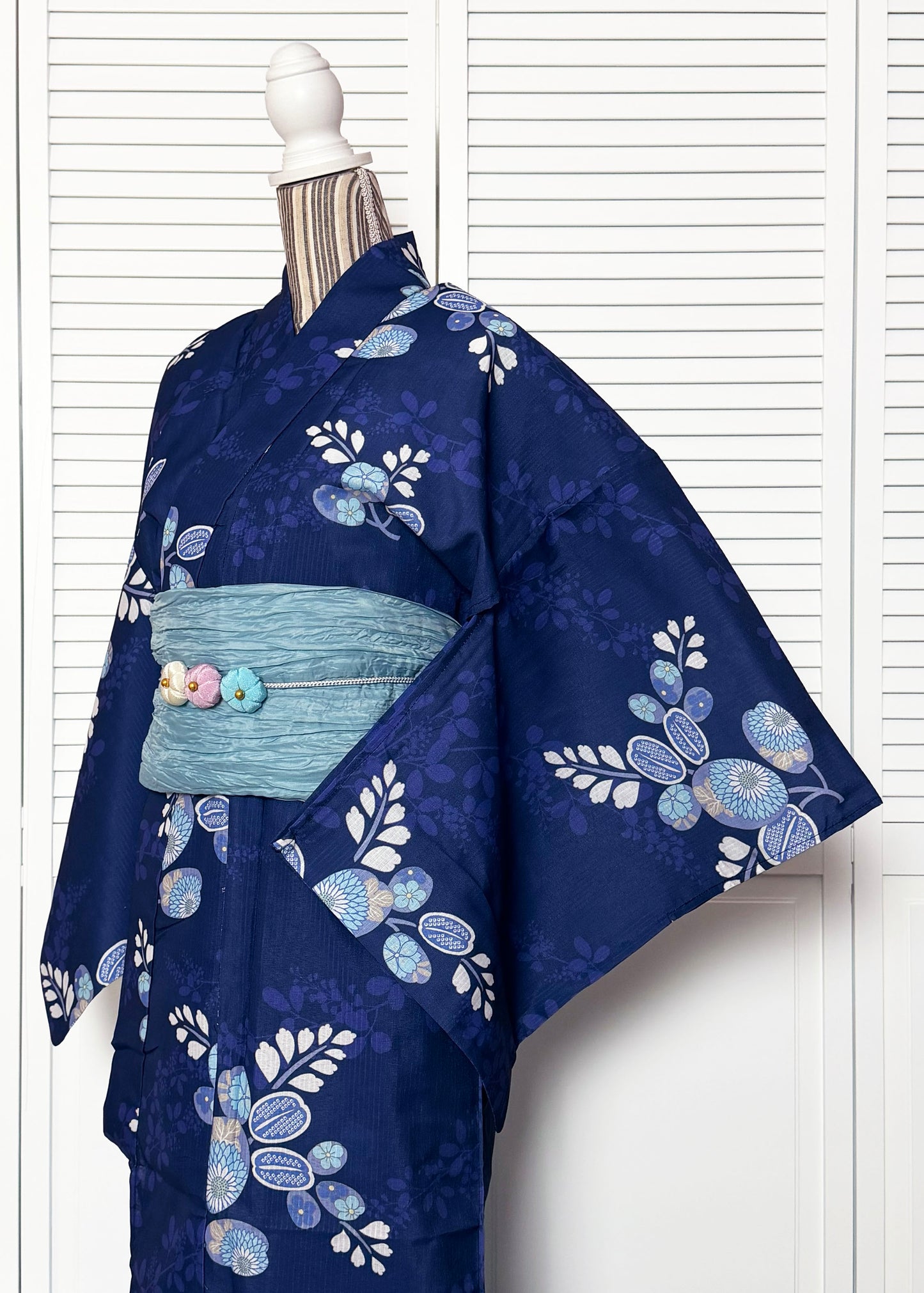 Traditional Japanese Women's Summer Yukata Kimono - Blue Hagi