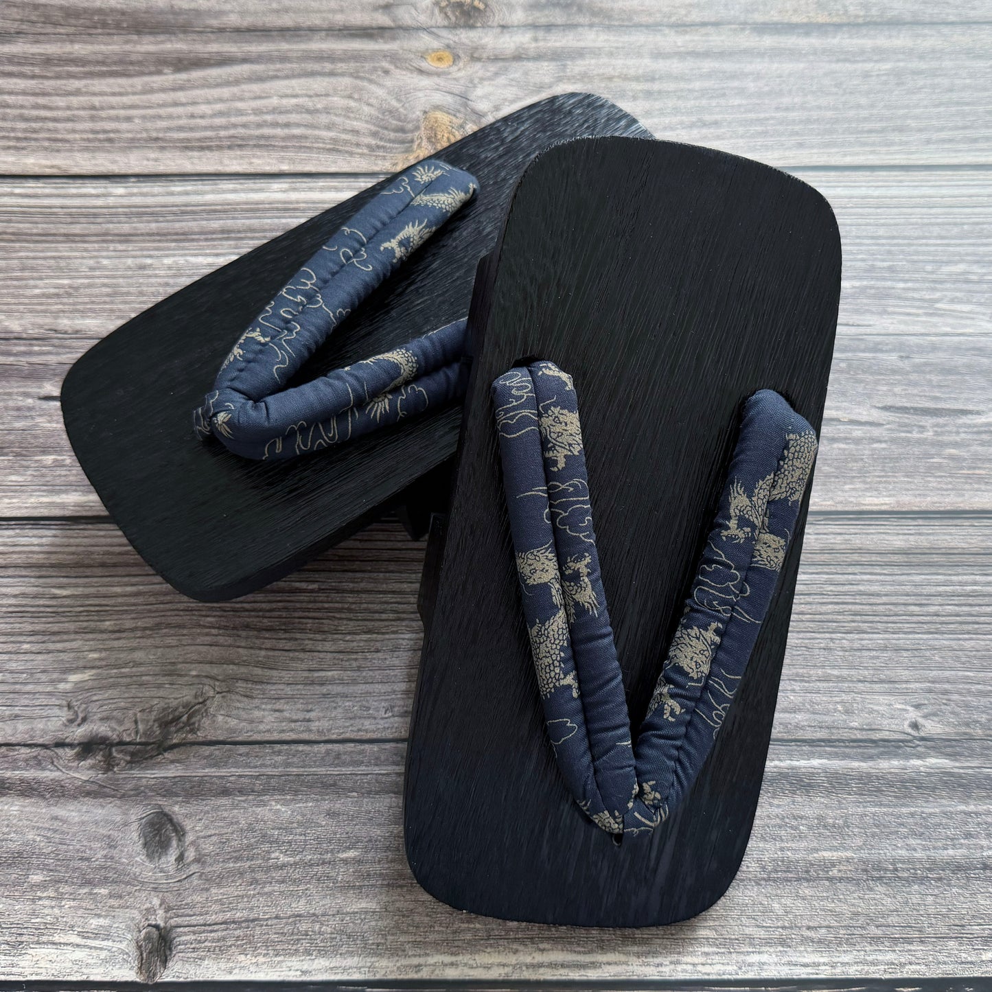 Geta Sandals - Dragons in Black (10.6 inches)