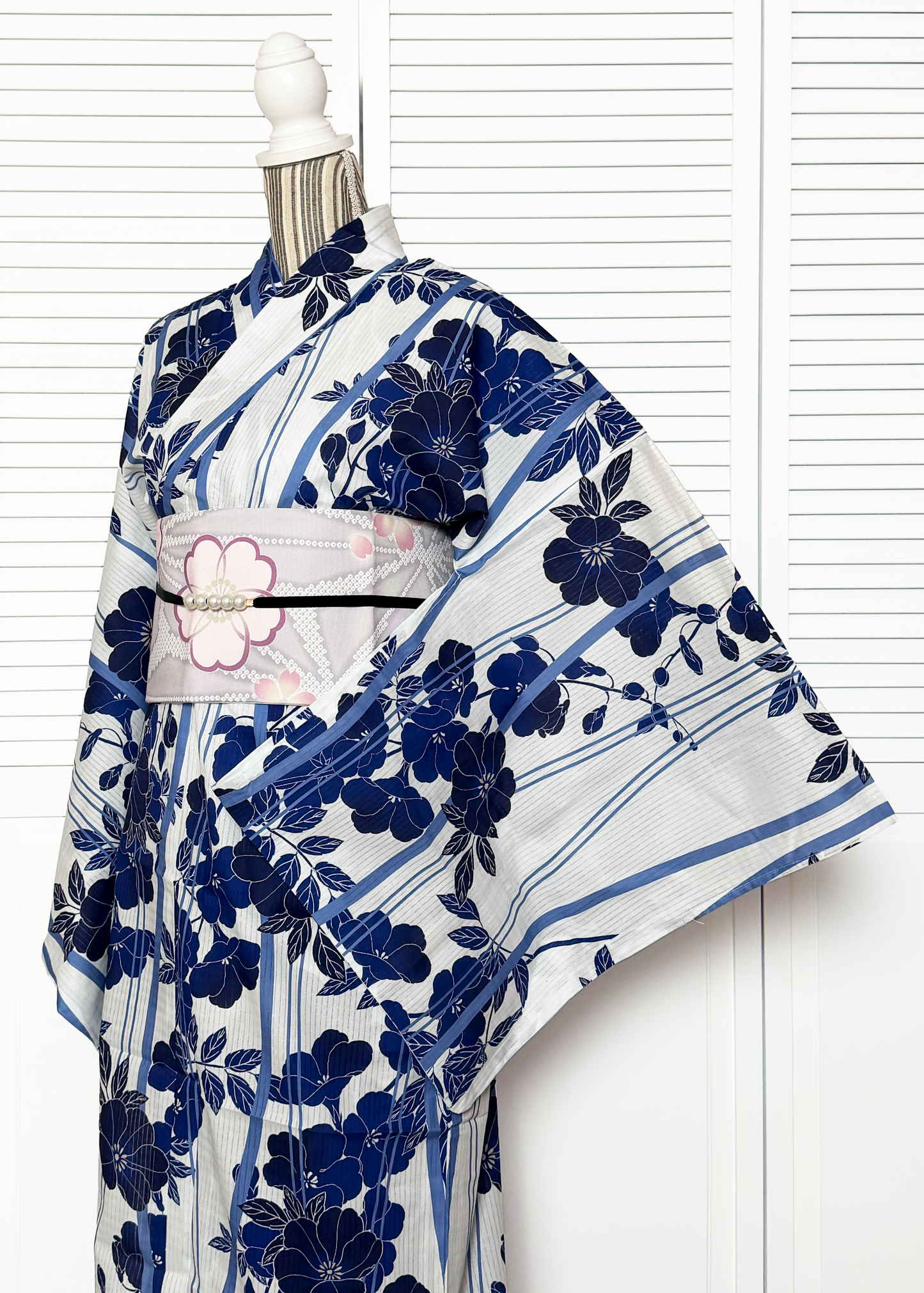 Japanese Traditional Yukata Kimono Plus Size - Blue Clematis in White