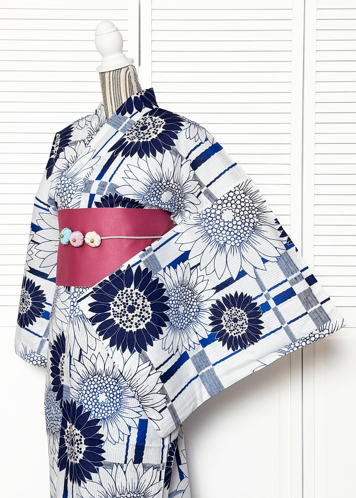 Japanese Traditional Yukata Kimono Plus - Blue Sunflowers in White