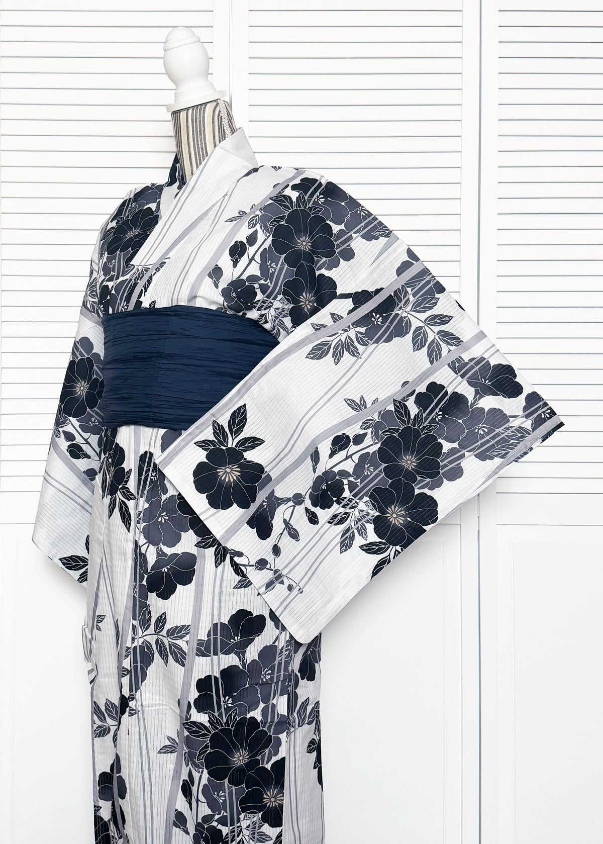 Japanese Traditional Yukata Kimono Starter Gift Set - Midnight Bloom