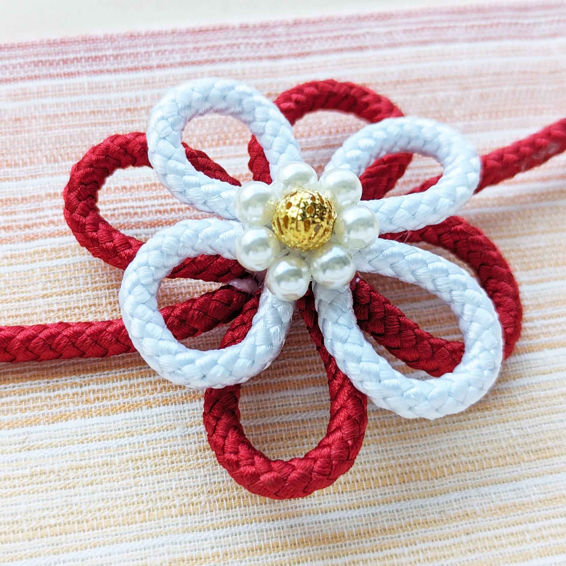 Japanese Kazari Himo Decorative String - Red/White Flower Knot