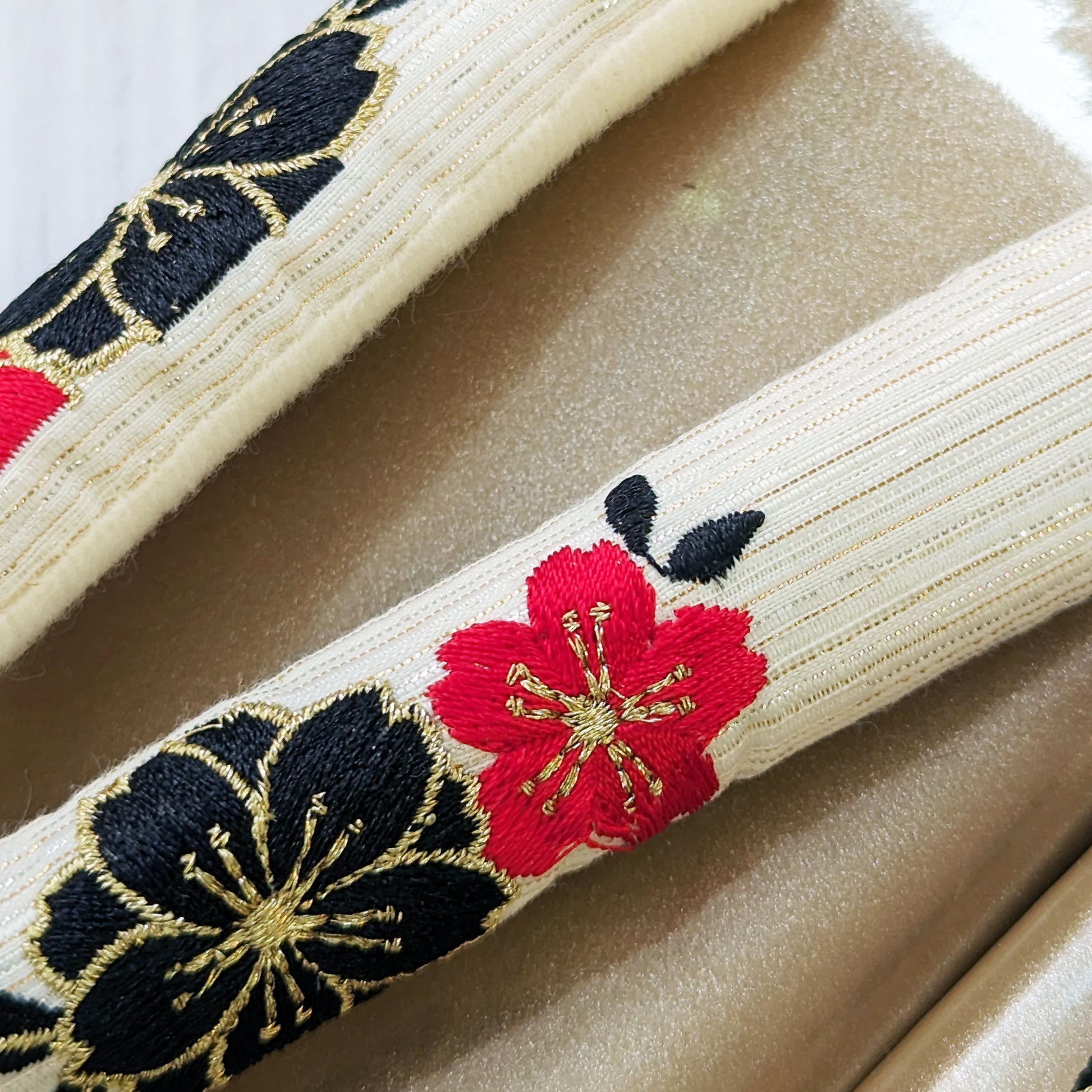 Japanese Traditional Zori Sandals - Cherry Blossoms Embroidery Gold