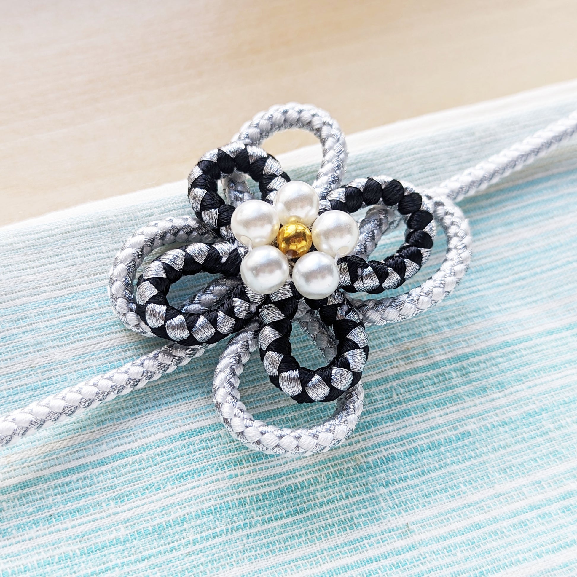 Japanese Kazari Himo - Black/Silver Flower Knot