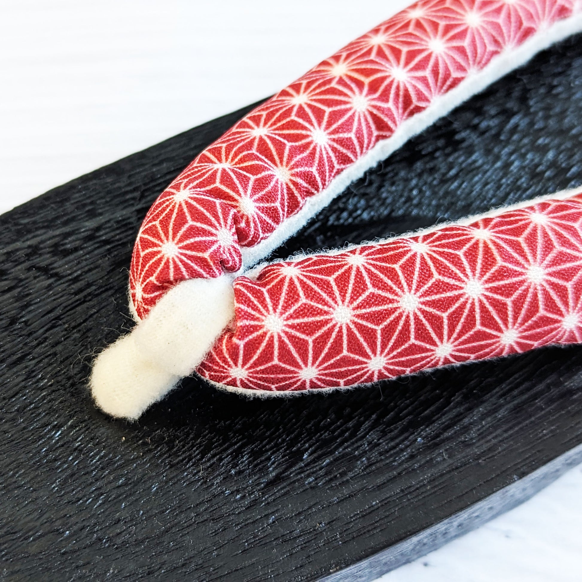 Japanese Geta Sandals - Patterned Red