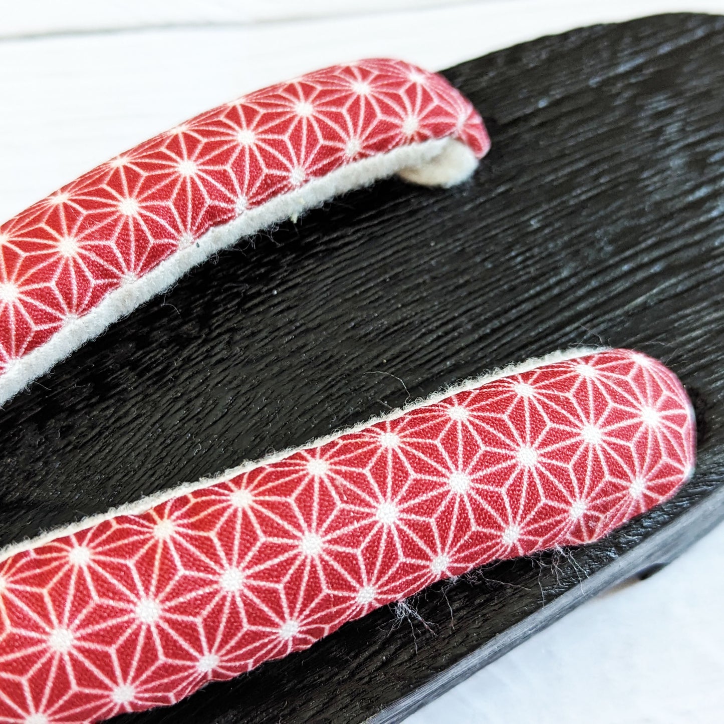 Japanese Geta Sandals - Patterned Red