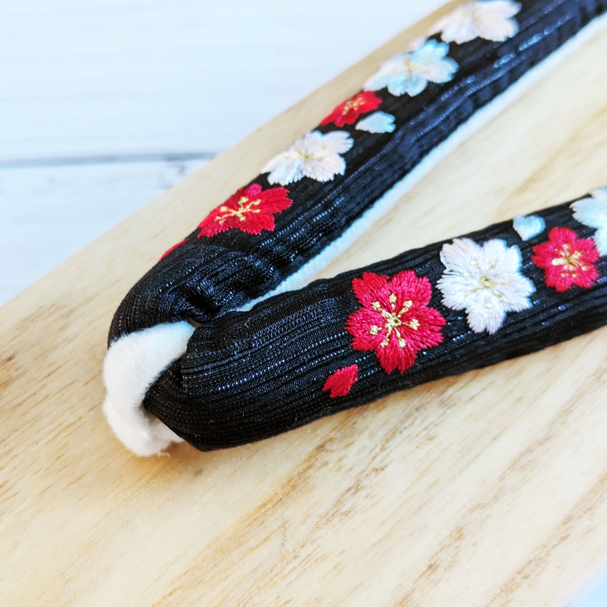 Japanese Geta Sandals - Cherry Blossom Embroidery Black