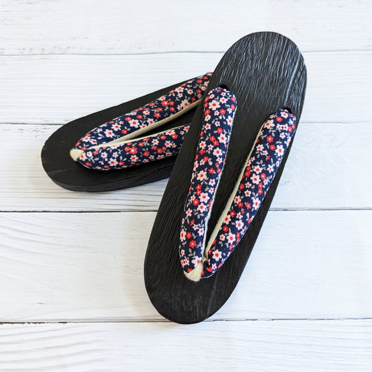 Geta Sandals - Delicate Flowers Black (24 cm)