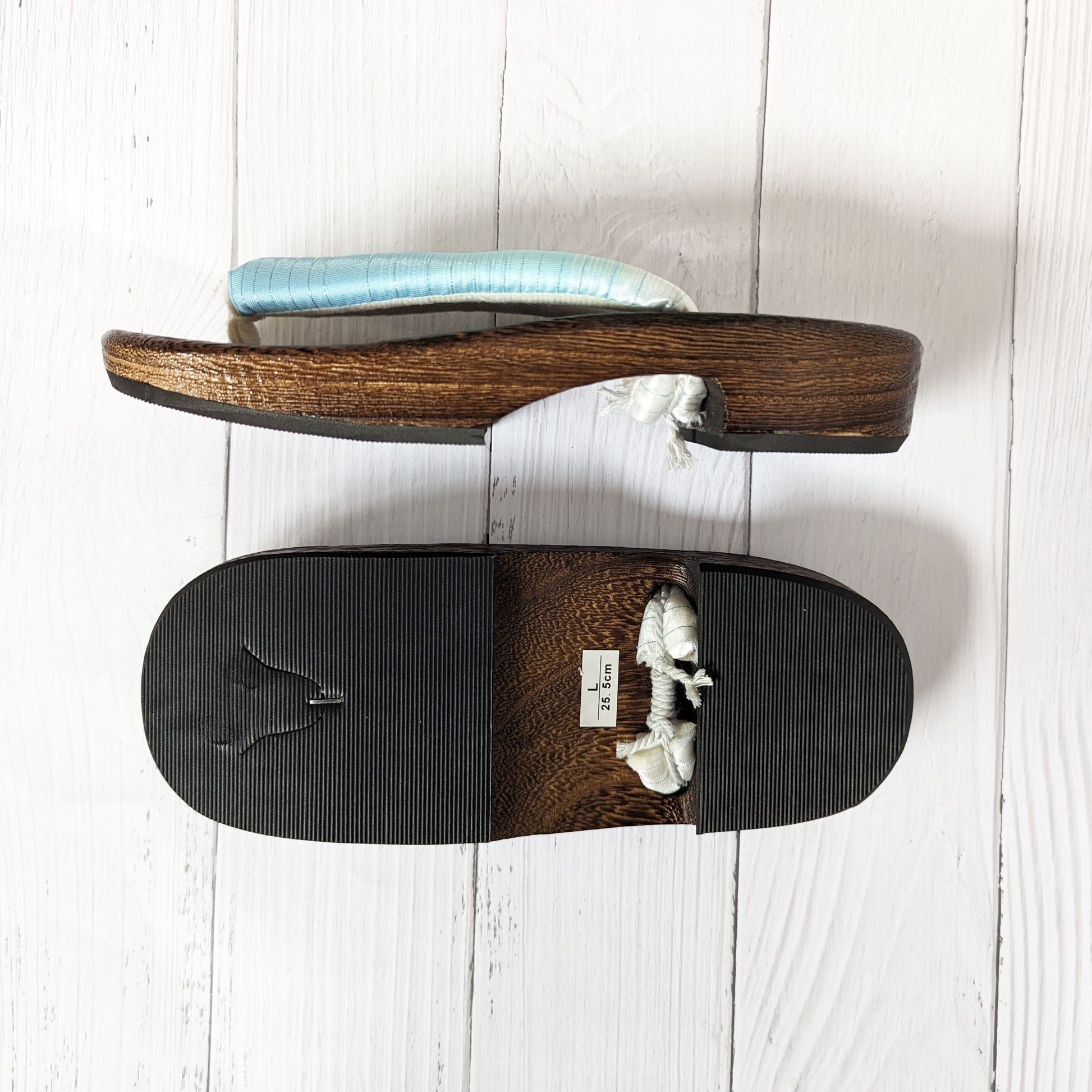 Traditional Japanese Women's Geta Sandals - Gradient Blue – Modern Sakura