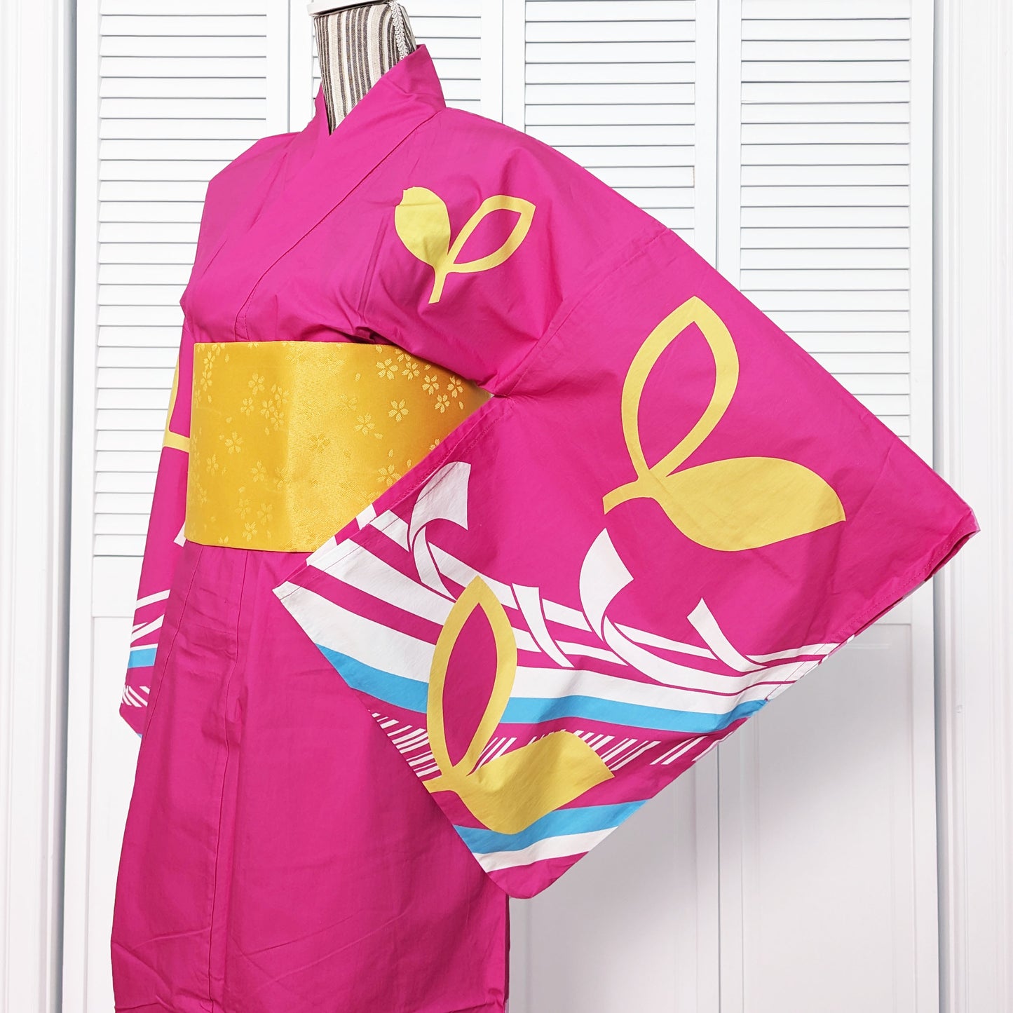 Japanese Yukata Kimono - Abstract Leaves in Hot Pink