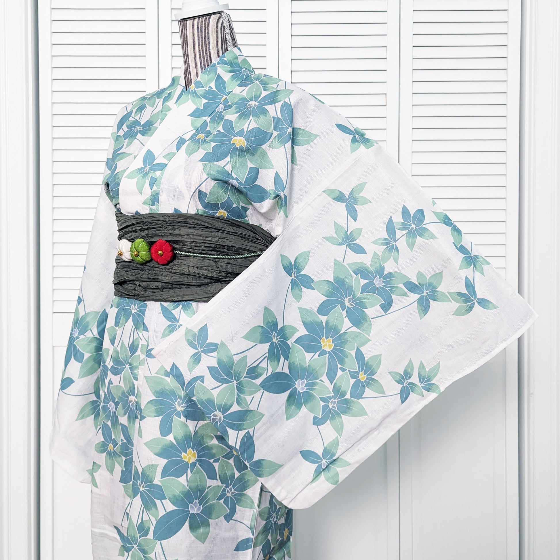 Japanese Yukata Kimono - Green Flowers in White