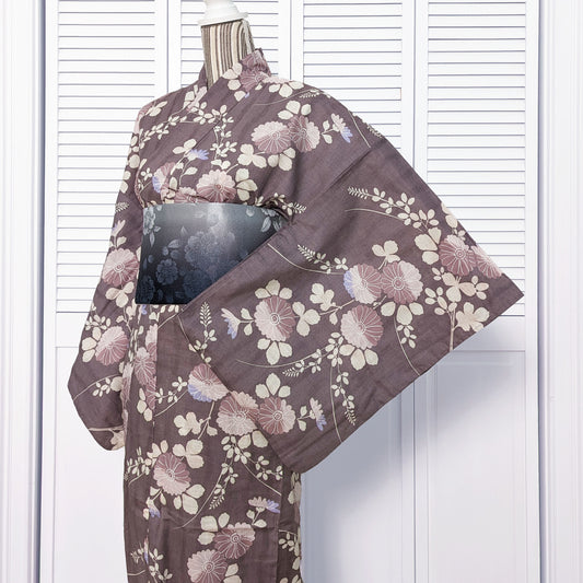 Japanese Yukata Kimono - Daisies in Light Brown