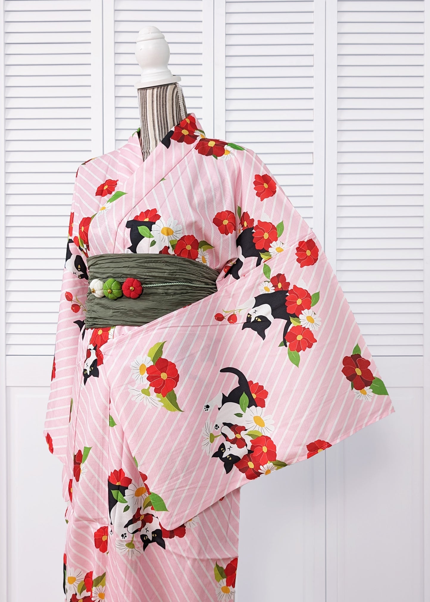 Japanese Yukata Kimono Plus Size - Cats and Flowers in Striped Pink