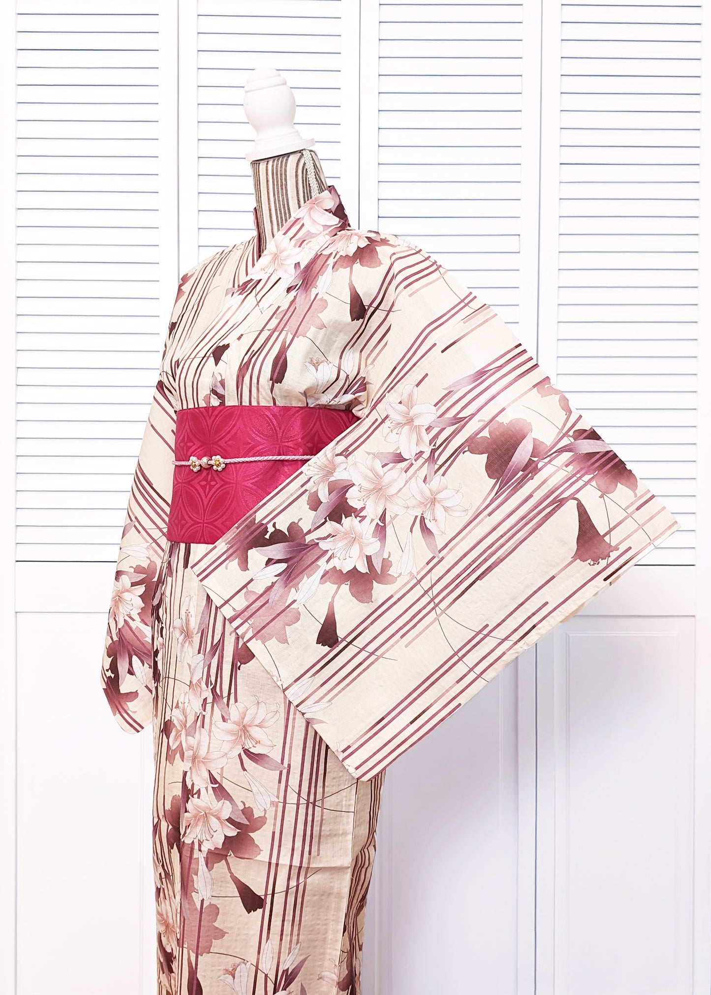 Japanese Yukata Kimono - Brown Lilies in Beige