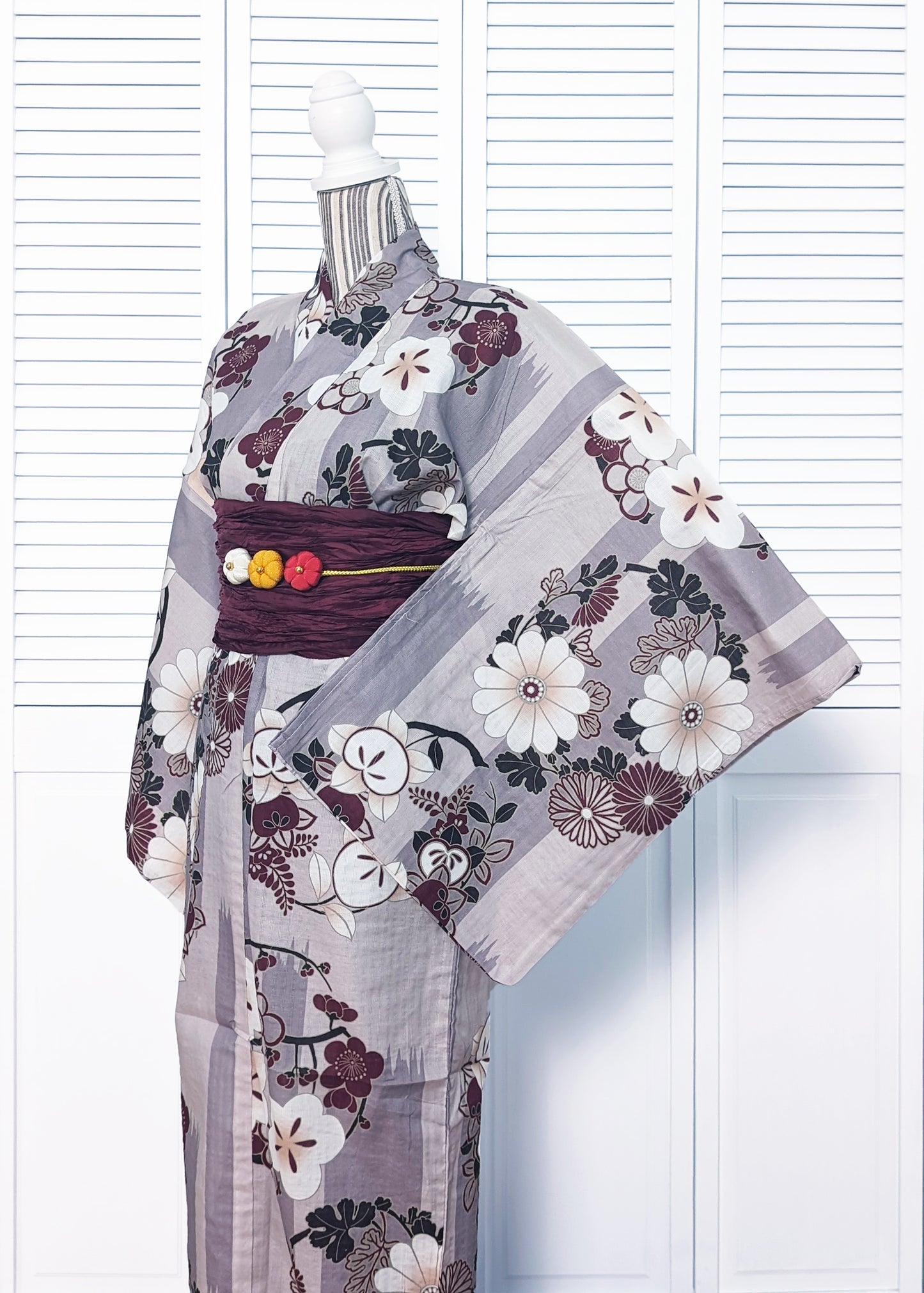 Japanese Yukata Kimono - Flower Trio in Patterned Grey