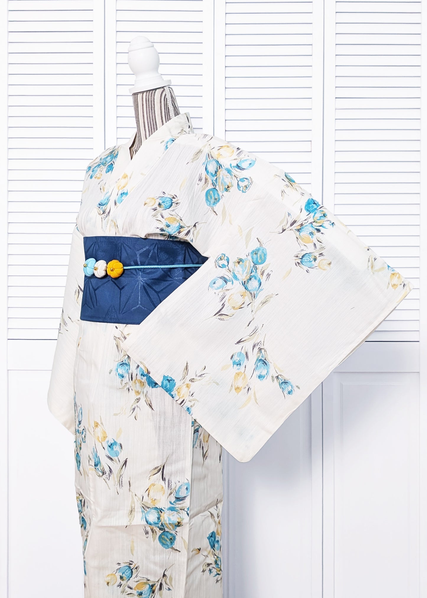 Japanese Yukata Kimono - Blue and Yellow Tulips in Off White