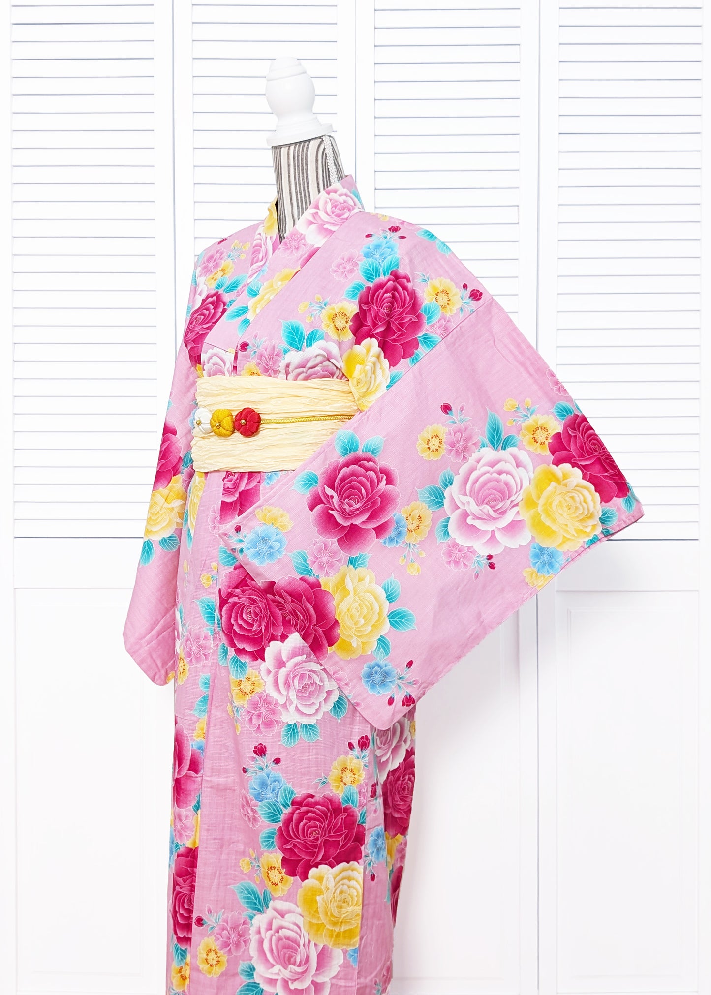 Japanese Yukata Kimono - Yellow and Pink Roses in Pink