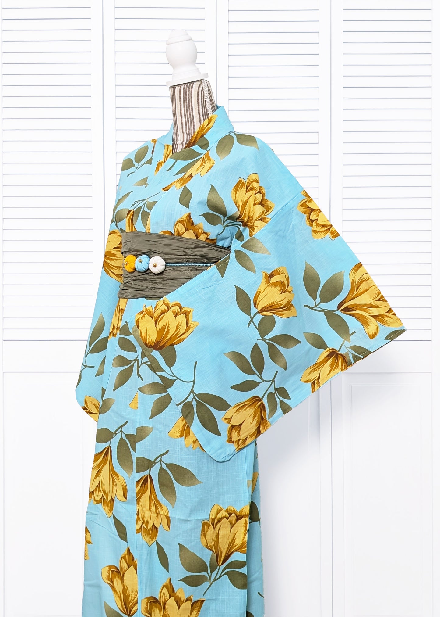 Japanese Yukata Kimono - Yellow Flowers in Blue