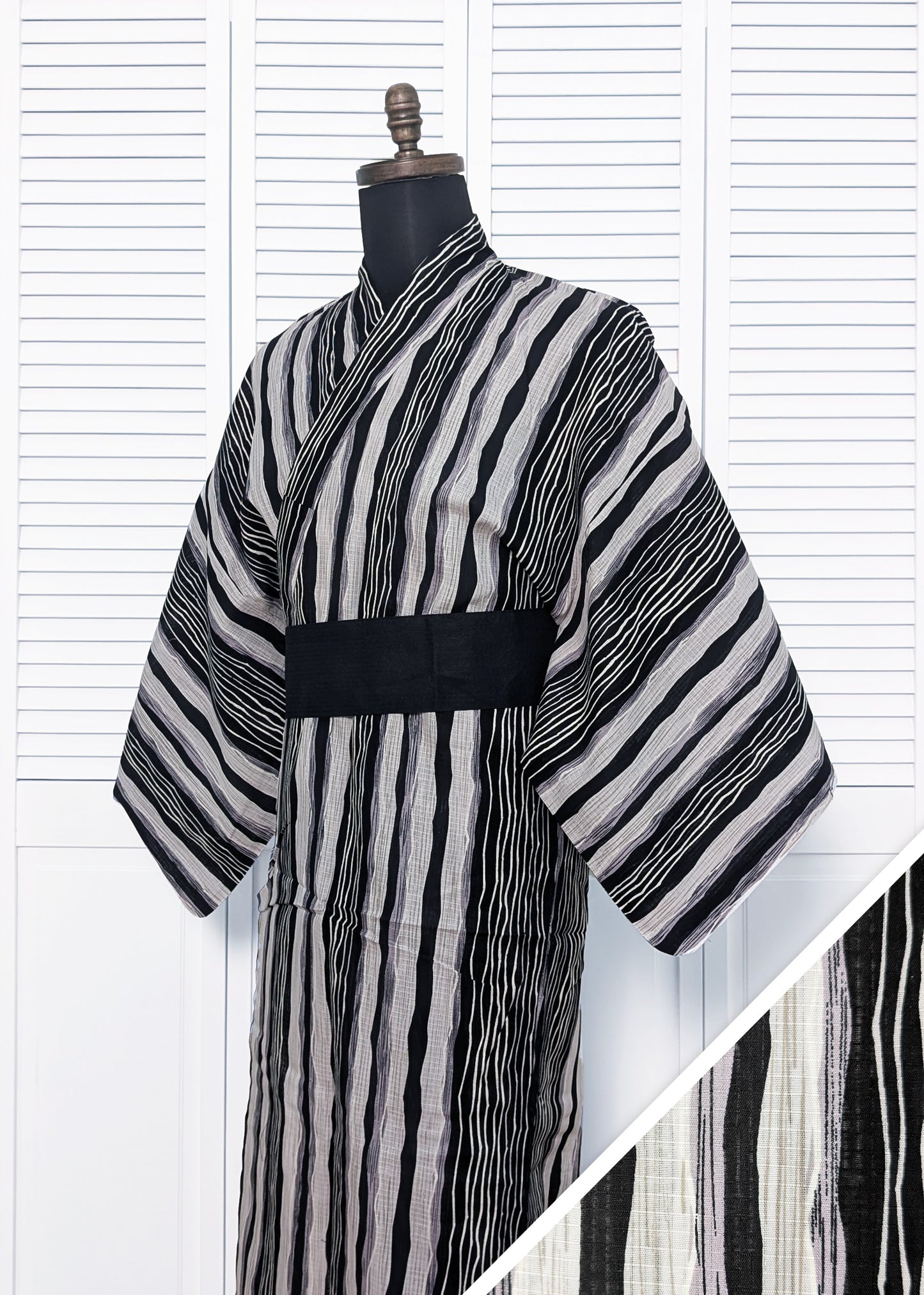 Japanese Men's Yukata - Wavy Stripes in Black