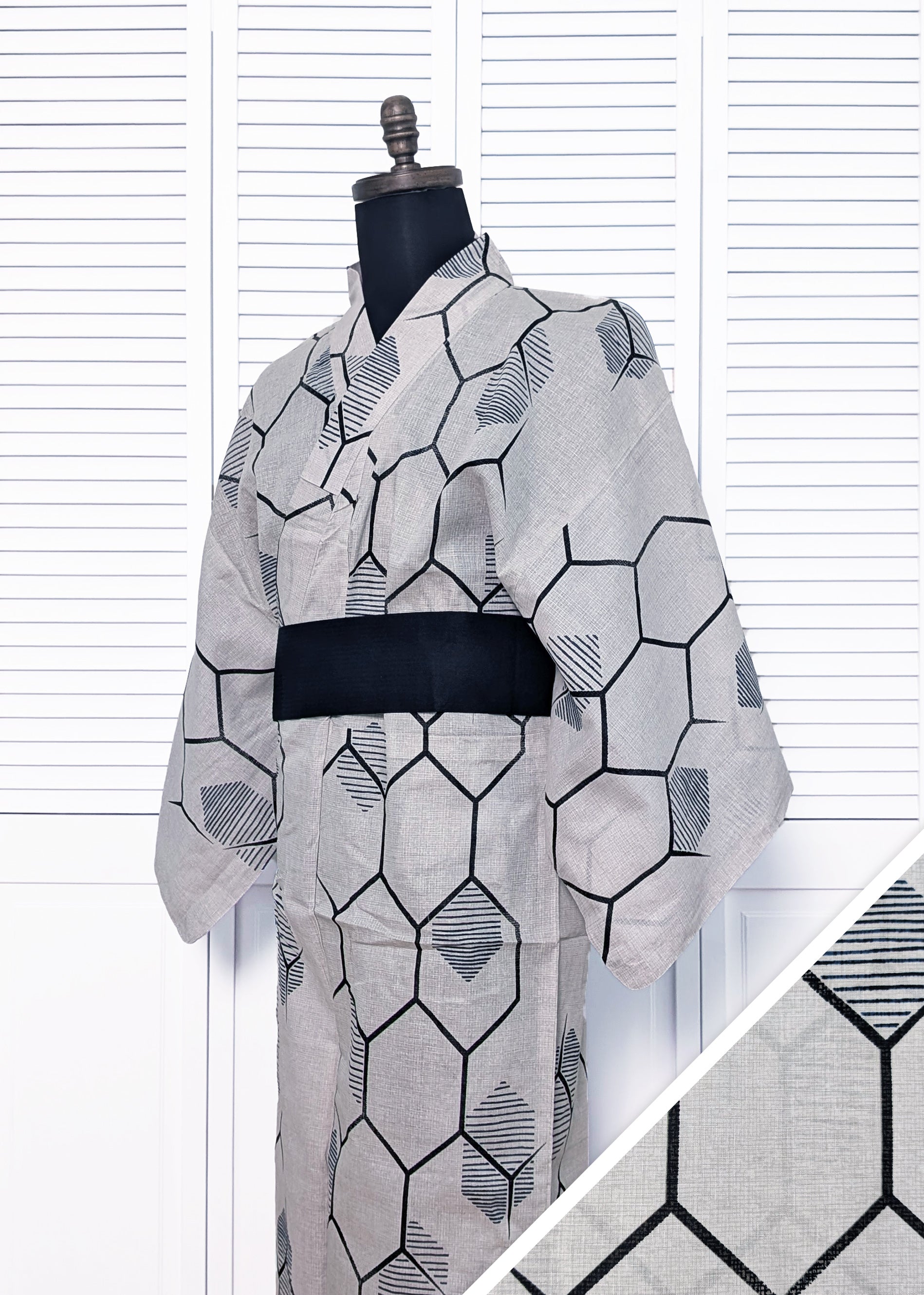 Japanese Traditional Men's Yukata Kimono - Hexagons in Light Gray