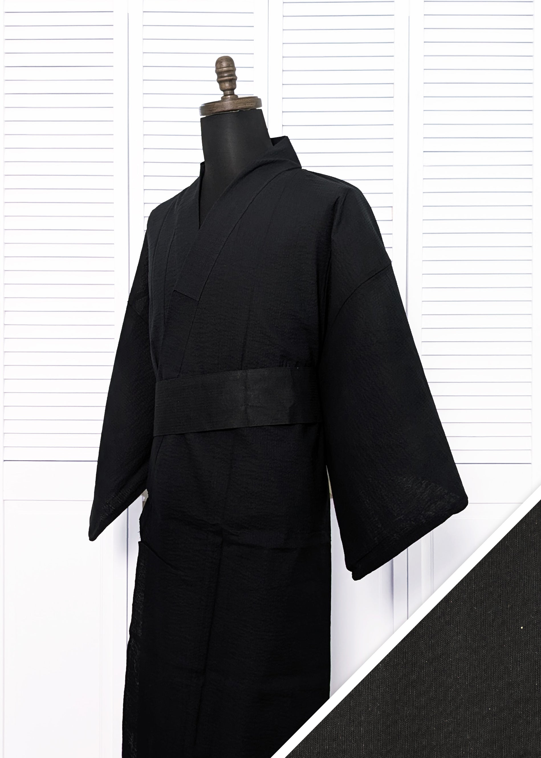 Traditional Japanese Men's Cotton Yukata Kimono - Simple Black