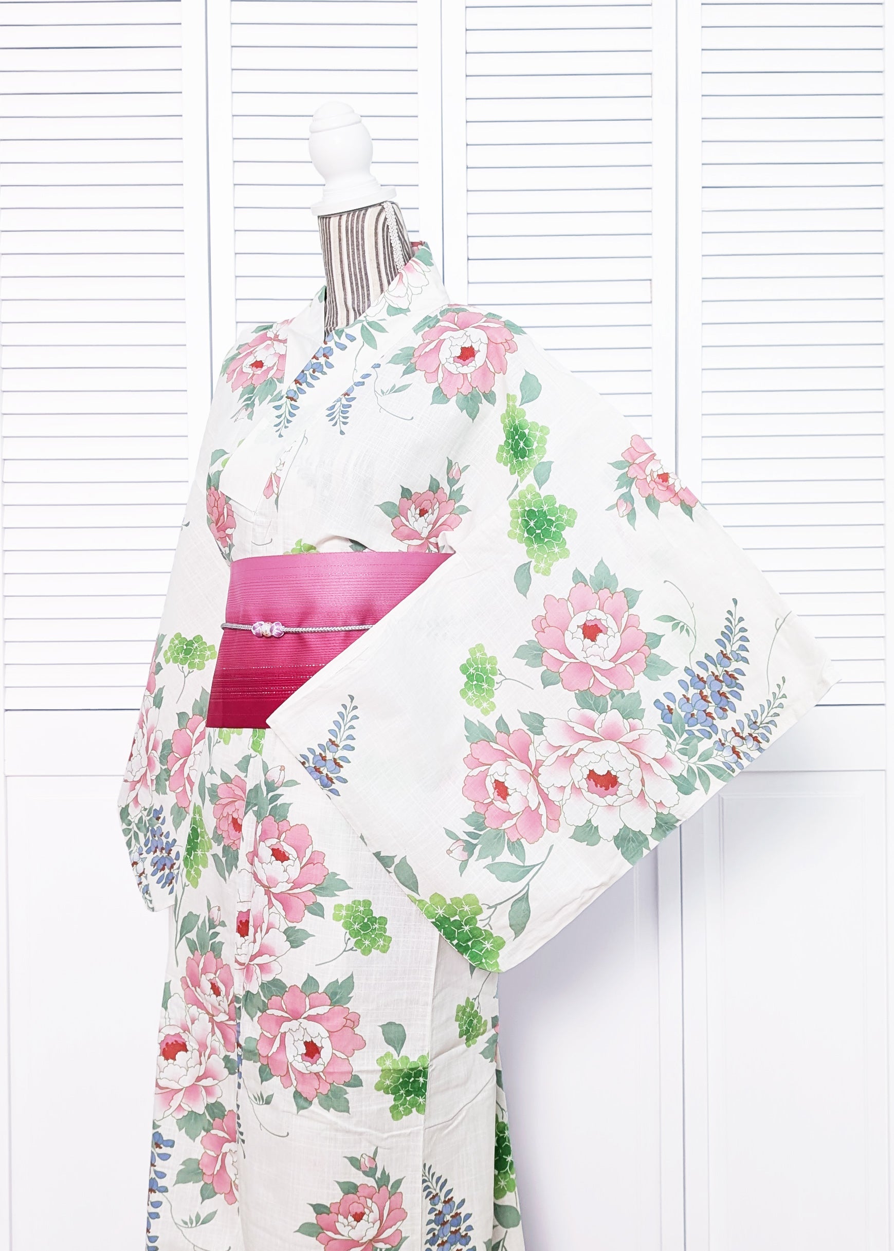 Japanese Traditional Women's Cotton Yukata Kimono - Flowers in White