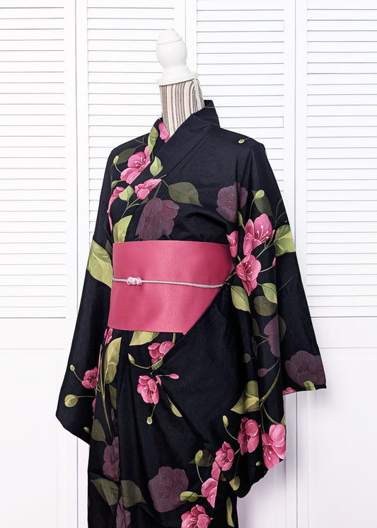 Japanese Traditional Yukata Kimono Plus Size - Red Flowers in Black
