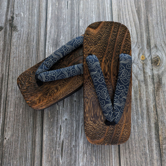 Men's Traditional Japanese Wooden Geta Sandals - Clouds in Indigo