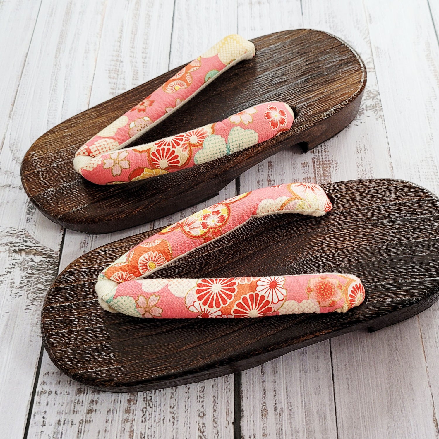 710+ Kimono Tabi Socks And Geta Sandals Stock Photos, Pictures &  Royalty-Free Images - iStock