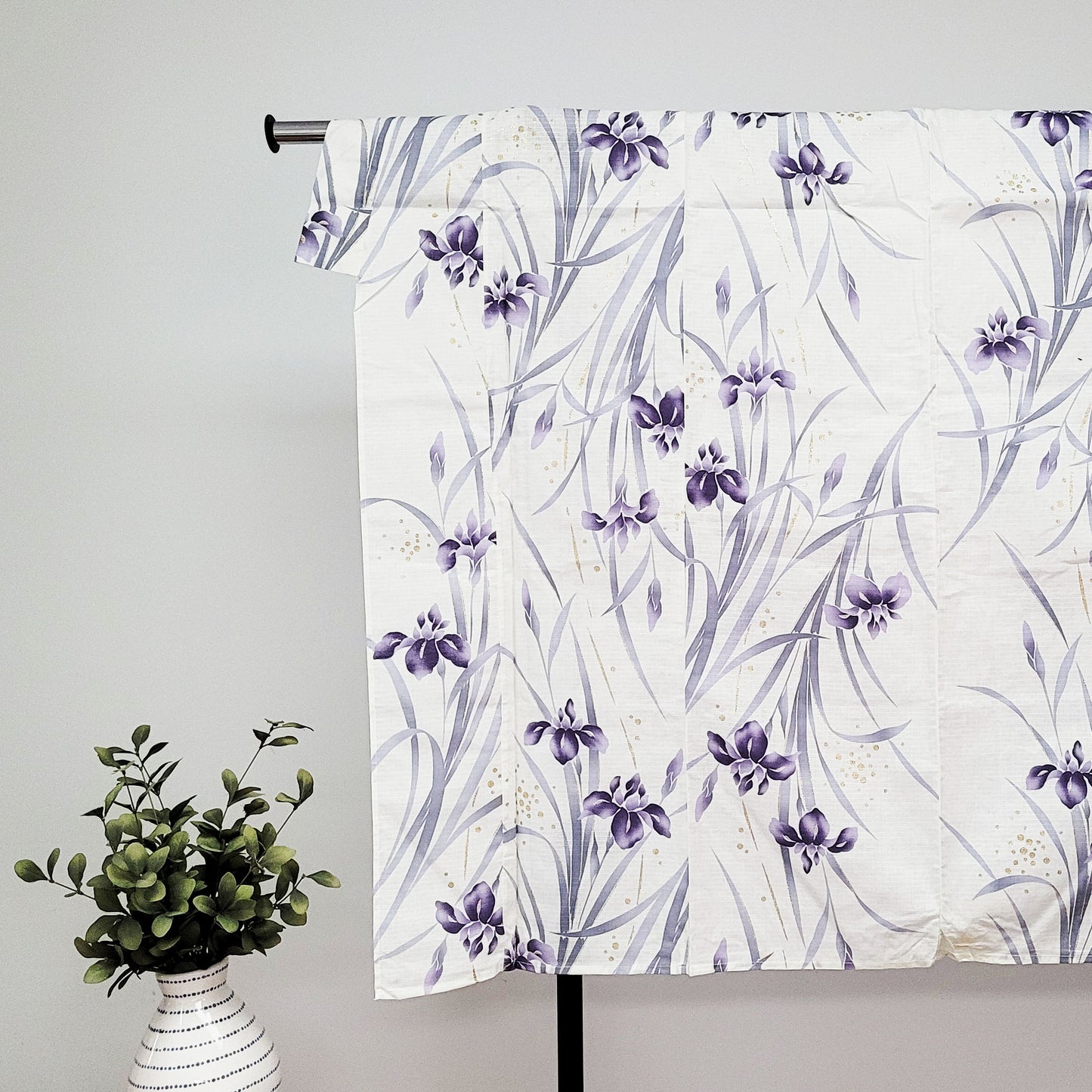 Yukata Kimono - Elegant Purple Irises in Cream