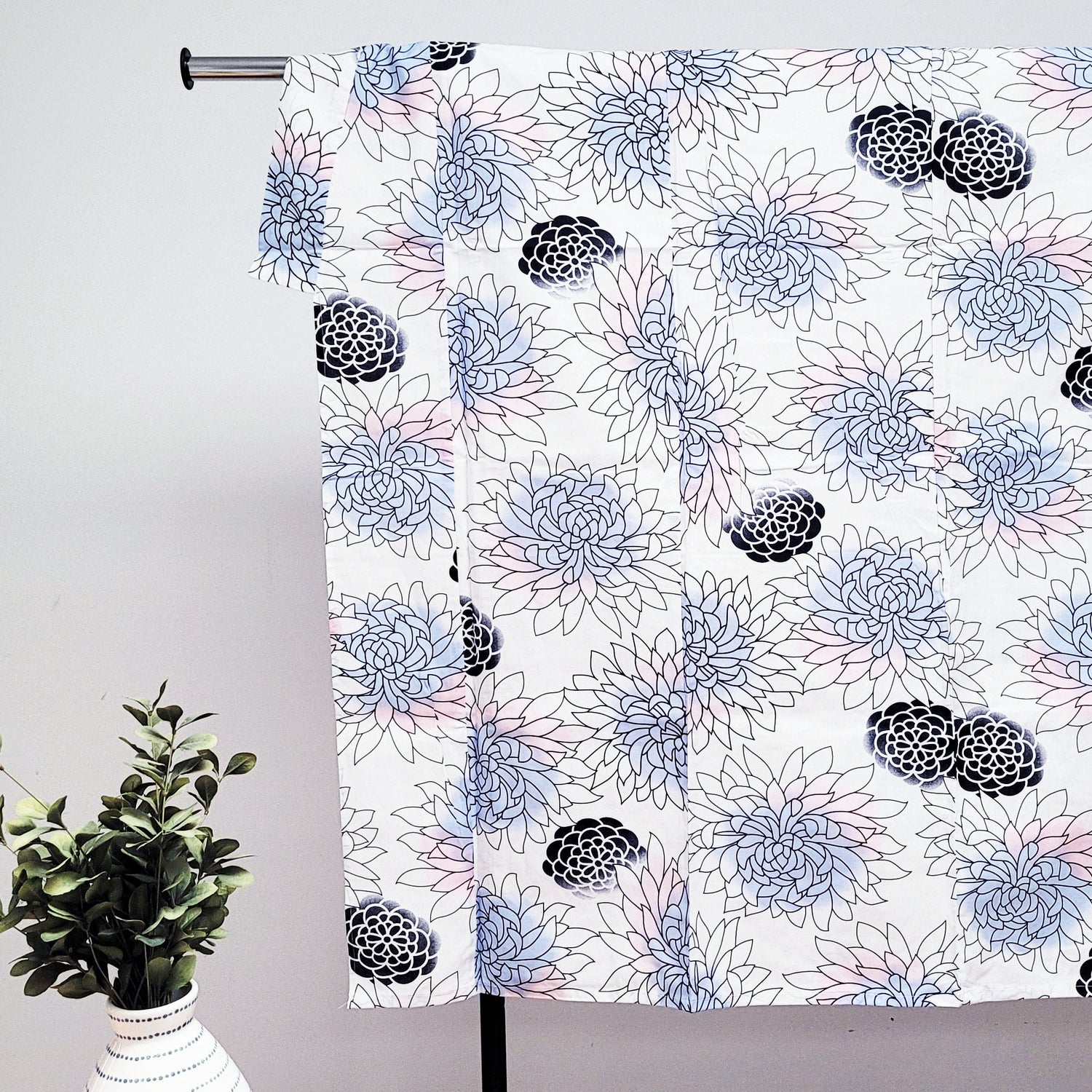 Japanese Yukata Kimono in White with Chrysanthemum flowers