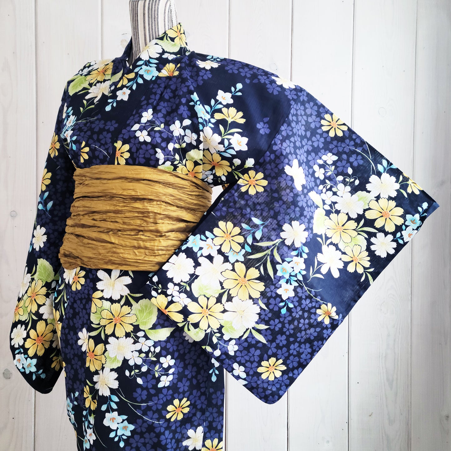 Women's Japanese Yukata Kimono - Yellow Daisies in Black