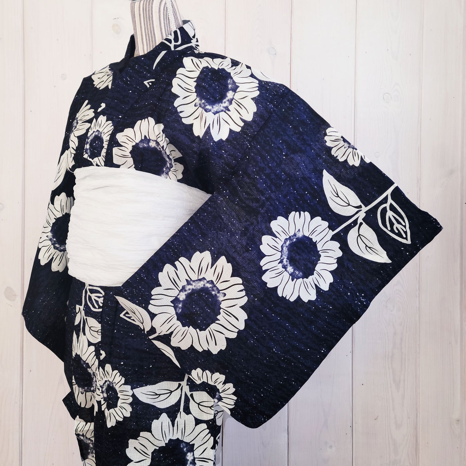Japanese Women's Yukata Kimono - Sun Flowers in Indigo