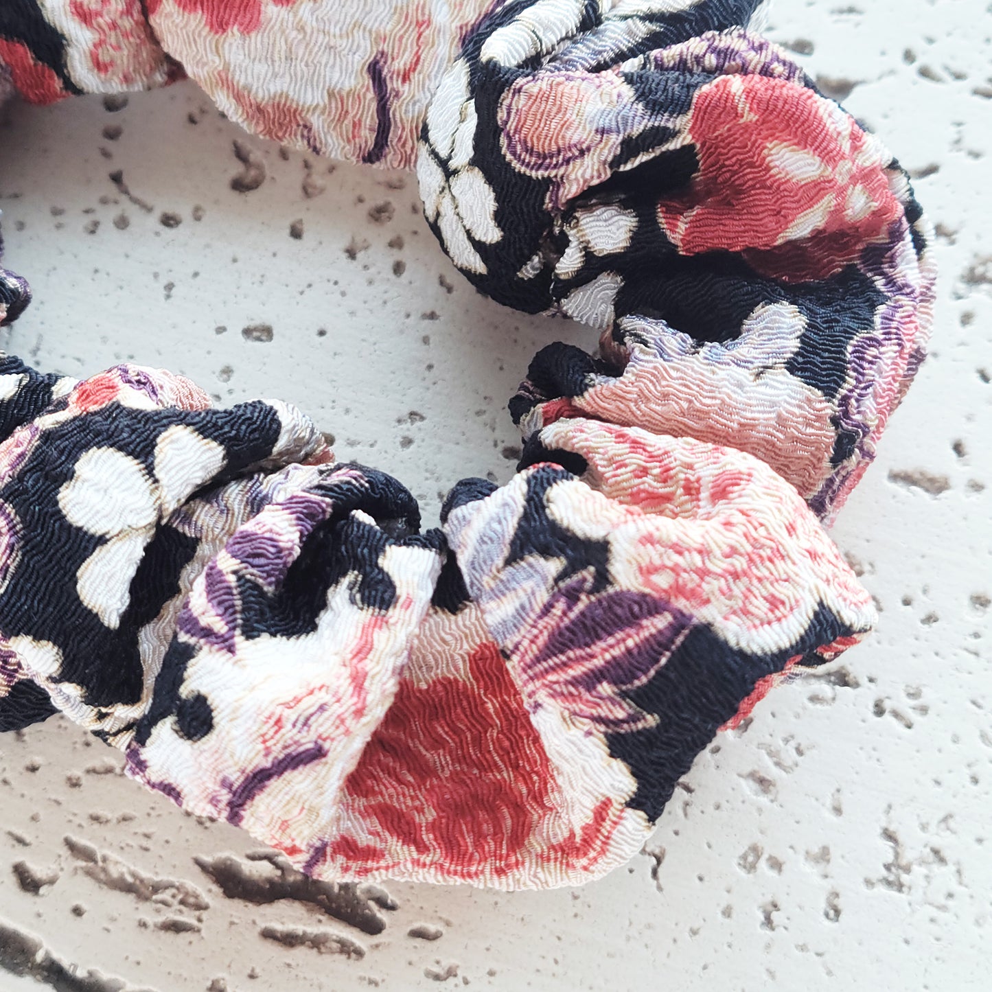 Japanese Fabric Scrunchie - Japanese Flowers in Black/Red