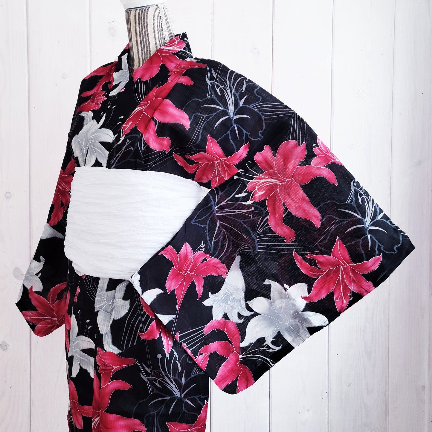 Women's Japanese Yukata Kimono -  White and Red Lilies in Black