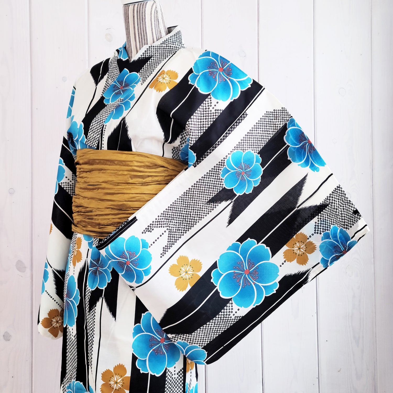 Women's Japanese Yukata Kimono -  Blue and Yellow Cherry Blossoms in Black Beige
