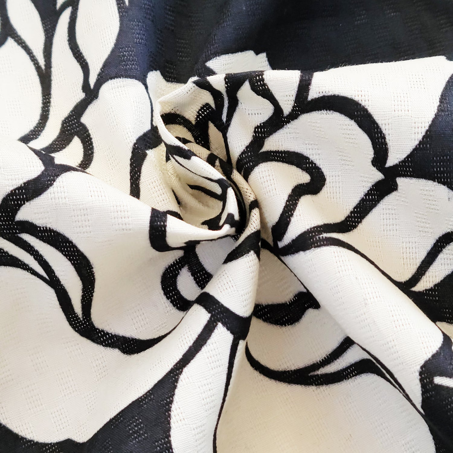Women's Japanese Yukata Kimono - White Roses in Black