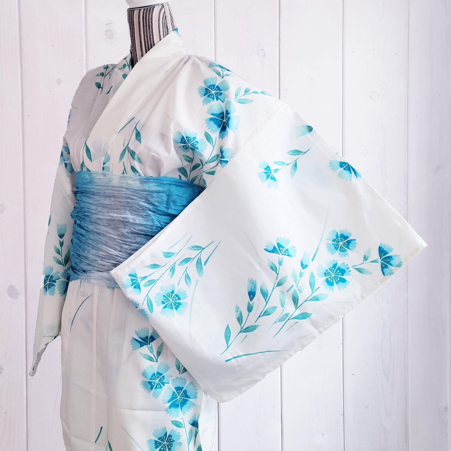 Women's Japanese Yukata Kimono - Blue Flowers in White