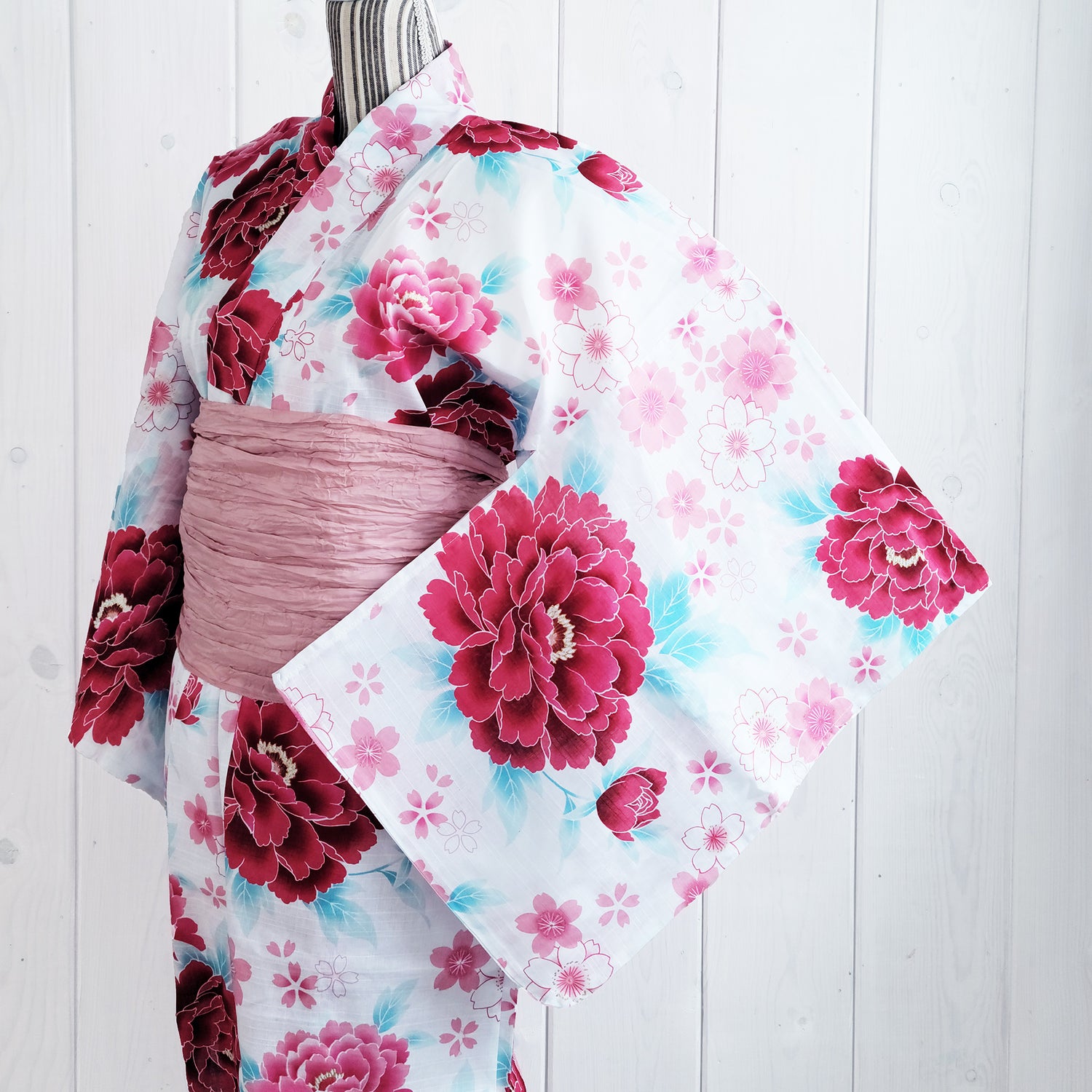 Women's Japanese Yukata Kimono - Pink Cherry Blossoms and Chrysanthemums in White
